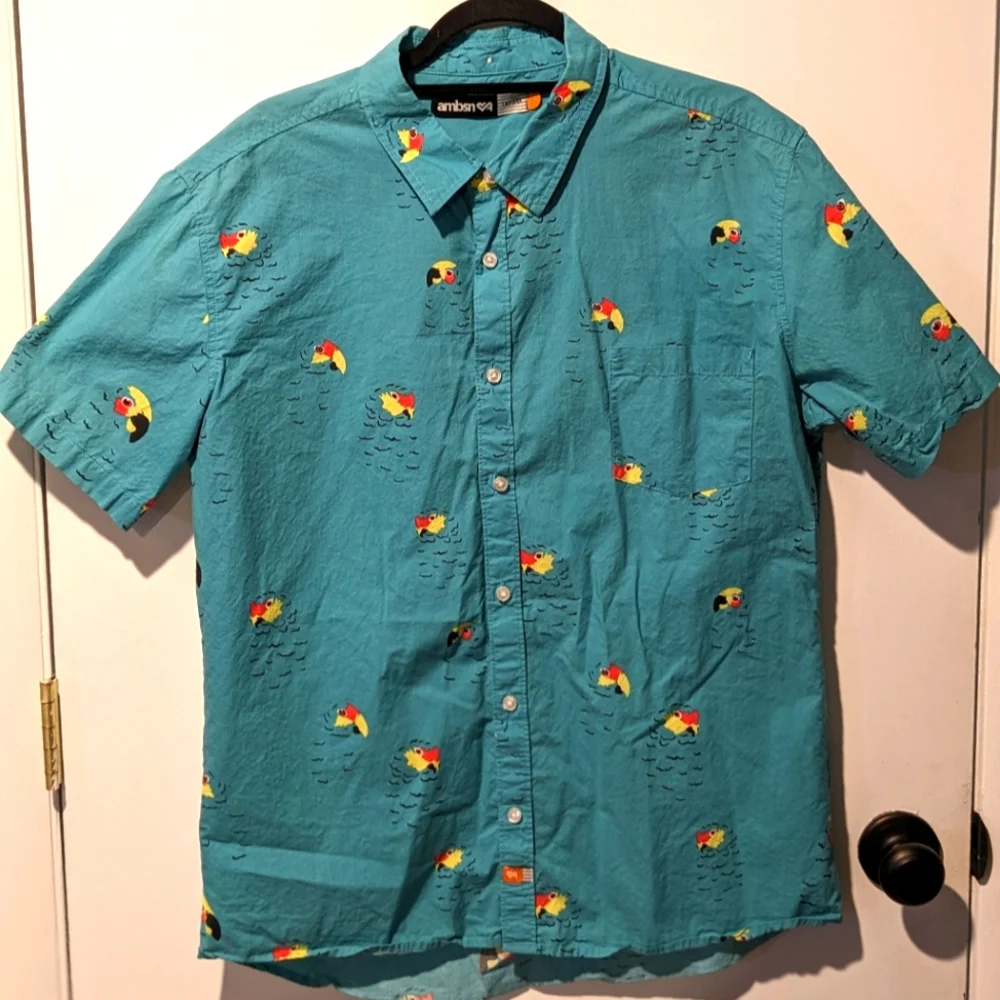 AMBSN Parrot Button Down Shirt (L) - Picture 2 of 2